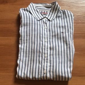 Tommy Hilfiger Button Down Top. Size XS